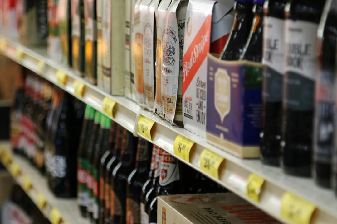 精品超市货架上的脱醇、低醇与无醇产品